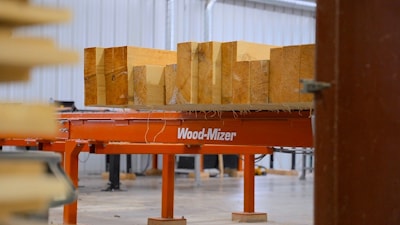 Производитель деревянных изделий для домашнего декора наращивает объемы с лесопильной линией WB2000  