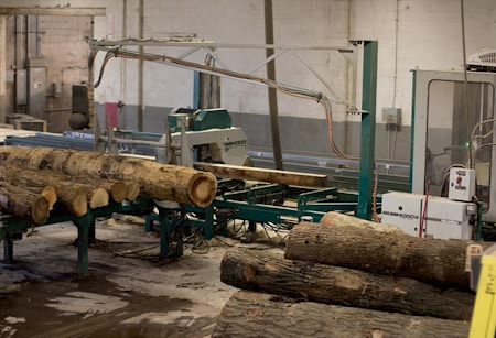 Coomer & Sons выбрали ленточные пилорамы Wood-Mizer WM4000, чтобы увеличить выход готовой продукции и нарастить объемы производства паллетной доски