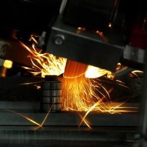 Улучшена технология сварки и подготовки ленточных пил на заводе Wood-Mizer в Польше