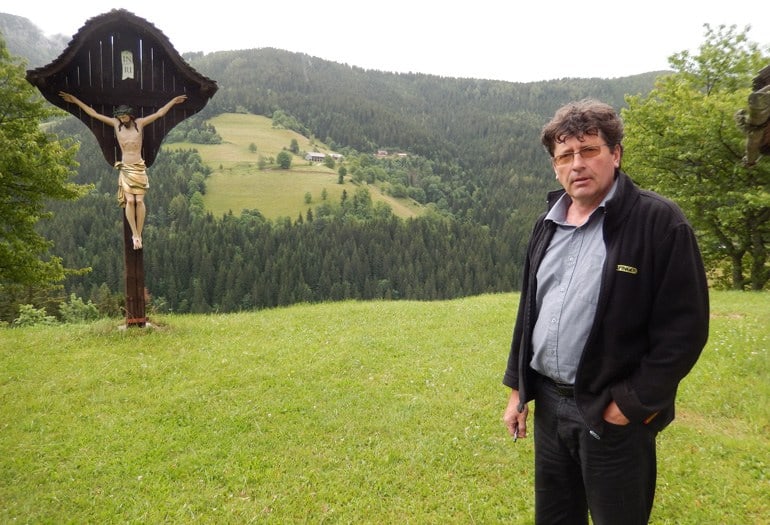 Винко Поточник на вершине горы возле церкви Святой Анны в Копривне