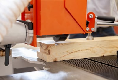 Многофункциональный строгальный станок Wood-Mizer MF130 с вертикальным шпинделем  