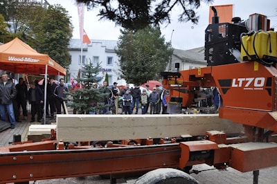 Оранжевый зверь - так закарпатские деревообработчики окрестили перевозную пилораму Wood-Mizer LT70