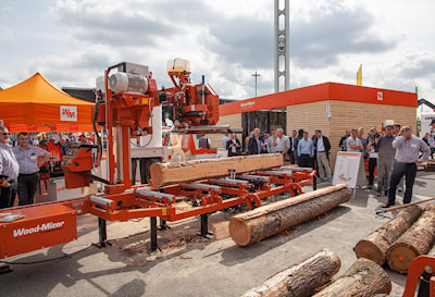 Первое видео с выставки LIGNA в Германии! Спешите увидеть новое оборудование Wood-Mizer 2019 года!