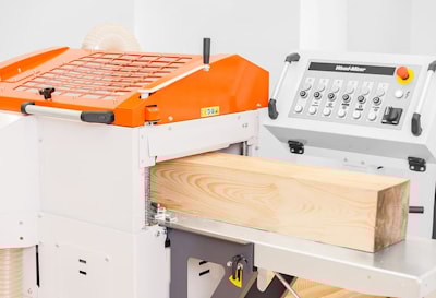 Производство строгально-фрезерных станков Wood-Mizer перенесено в Польшу