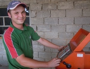 Молодой распиловщик из Хорватии продолжает семейные традиции, распиливая древесину на станке Wood-Mizer LT20  