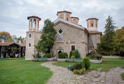 Станки Wood-Mizer участвуют в восстановлении монастырей в северной Болгарии  