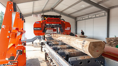 Промышленная лесопильная линия Wood-Mizer WB2000 на современном предприятии в Польше  