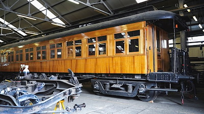 Восстановление старинных вагонов для туристического поезда в Испании  